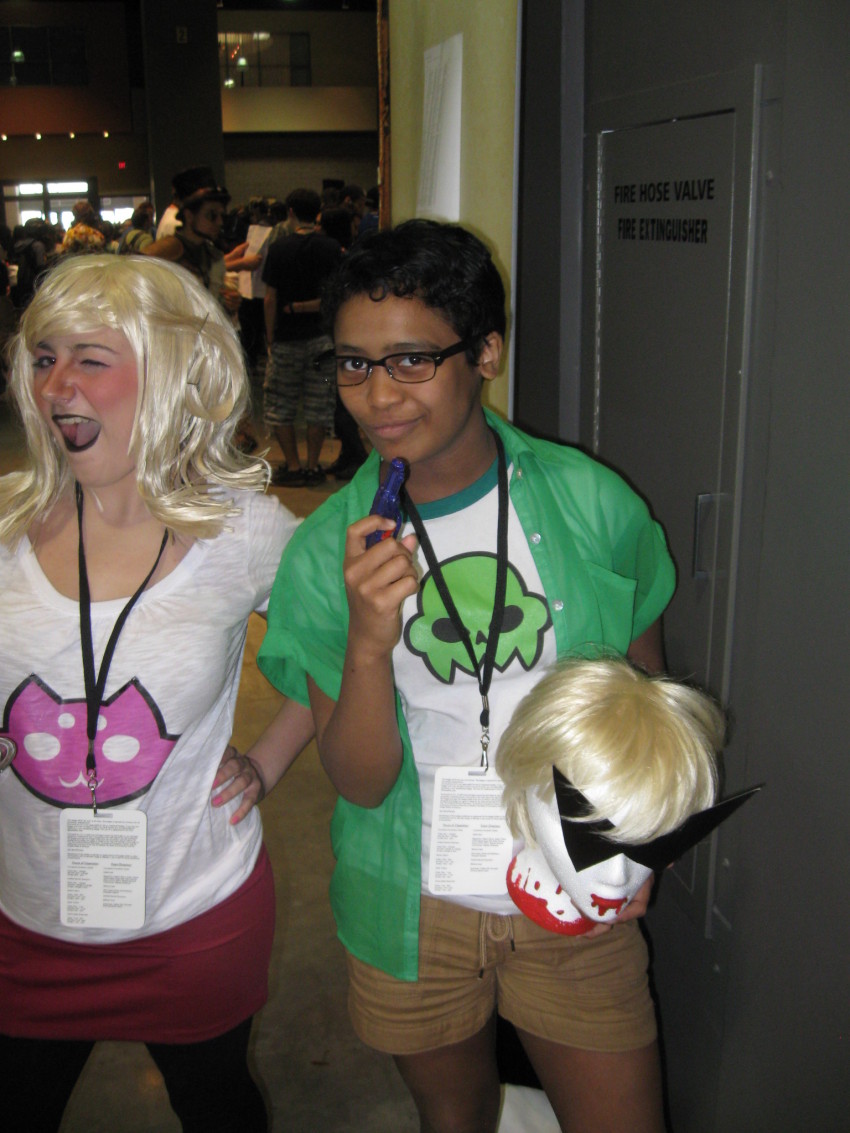 cosplay decapitation dirk_strider jake_english real_life roxy_lalonde source_needed sourcing_attempted wonk
