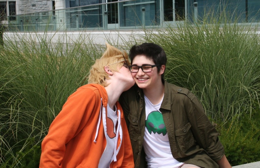 anime-twin cosplay criedwolves dirk_strider jake_english kiss mangopower pumpkin_patch real_life shipping